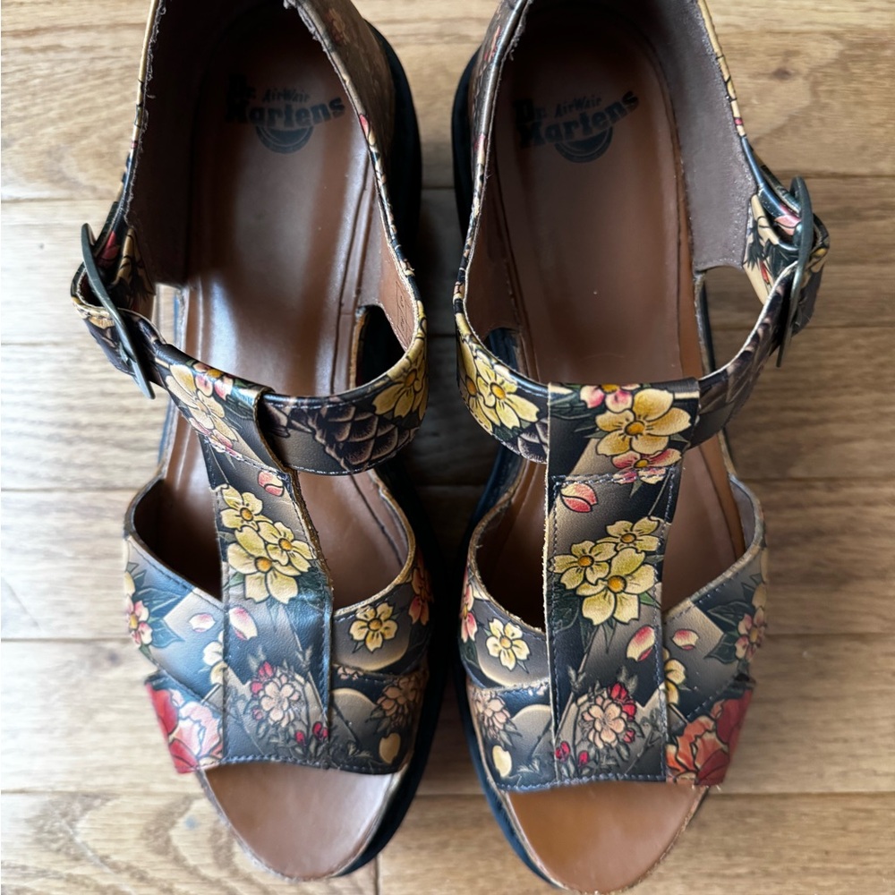 Dr Martens Adaya Women's Size 8 Floral Asia Tattoo Print Wedge Platform Sandals